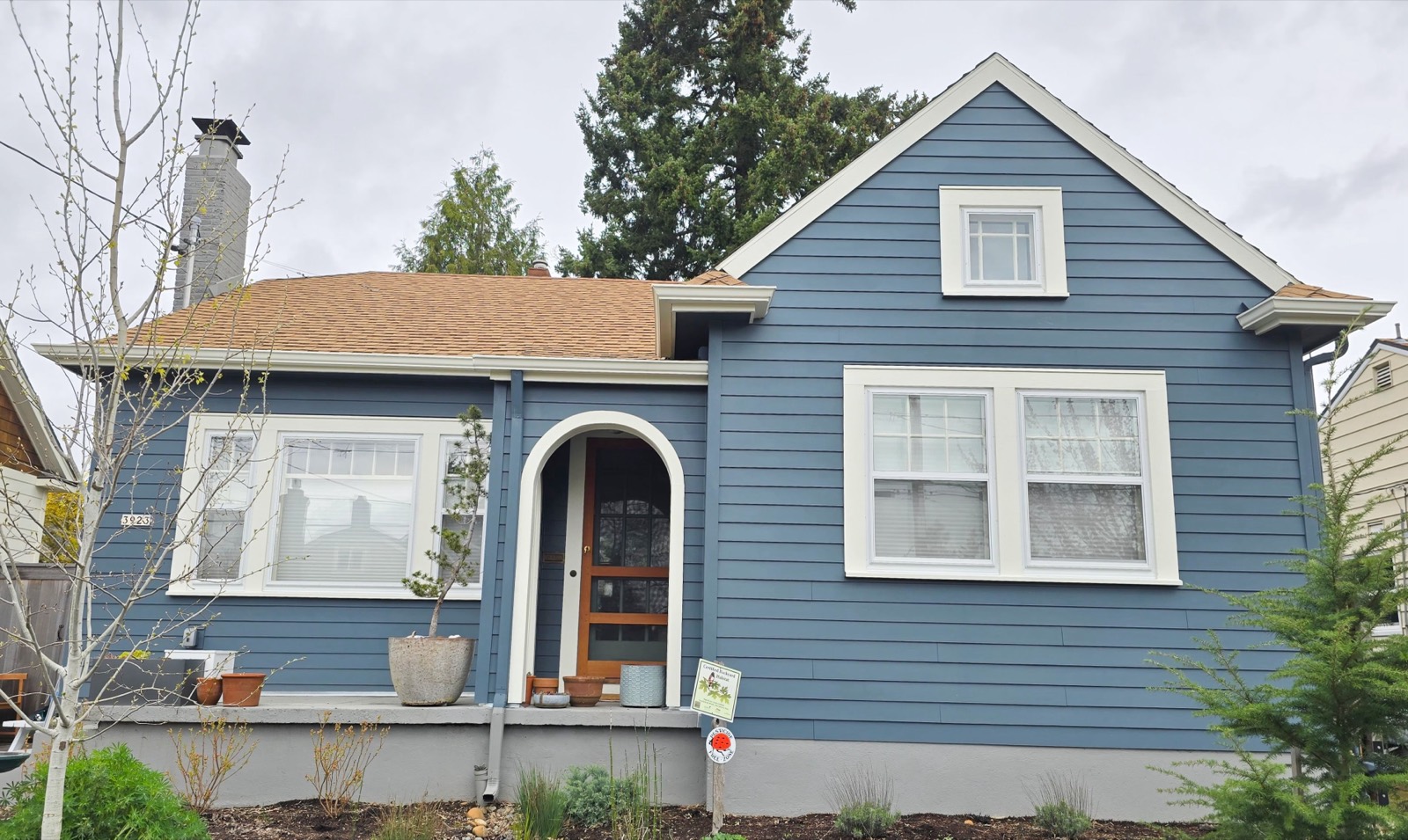 Home with new replacement windows in the Portland metro